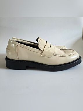 Vagabond Shoemakers Alex Penny Loafer Cream Women's Size 37